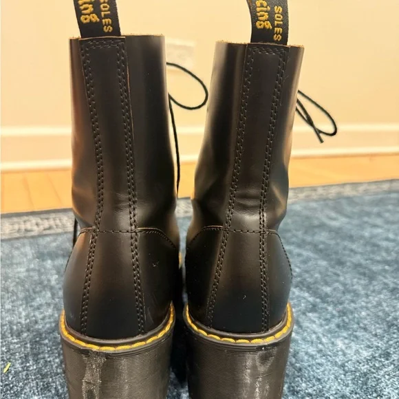 Leona Doc Martens size 8 Women's Boots - Picture 3 of 7